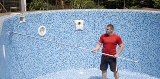 best brush for pool cleaning